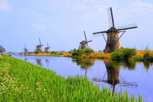 Kinderdijk Windmills by train