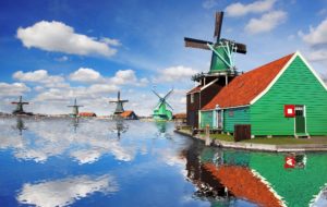 Visit Zaanse Schans by train or bus